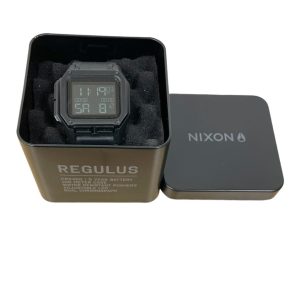 NIXON REGULUS 腕時計