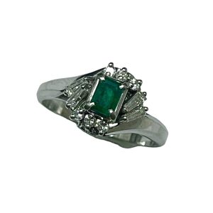 Pt900エメラルド リング アクセサリー