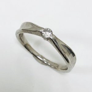 Pt900 メレダイヤ0.1ct付リング
