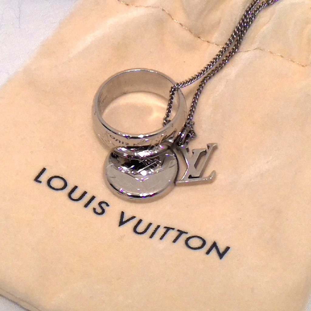 Louis Vuitton リングネックレス