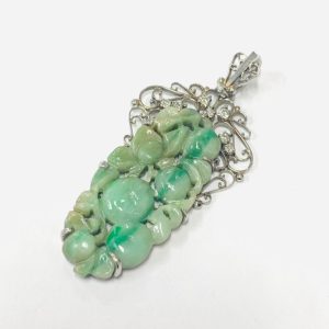 Pt900(プラチナ900) トップ 翡翠 メレダイヤ