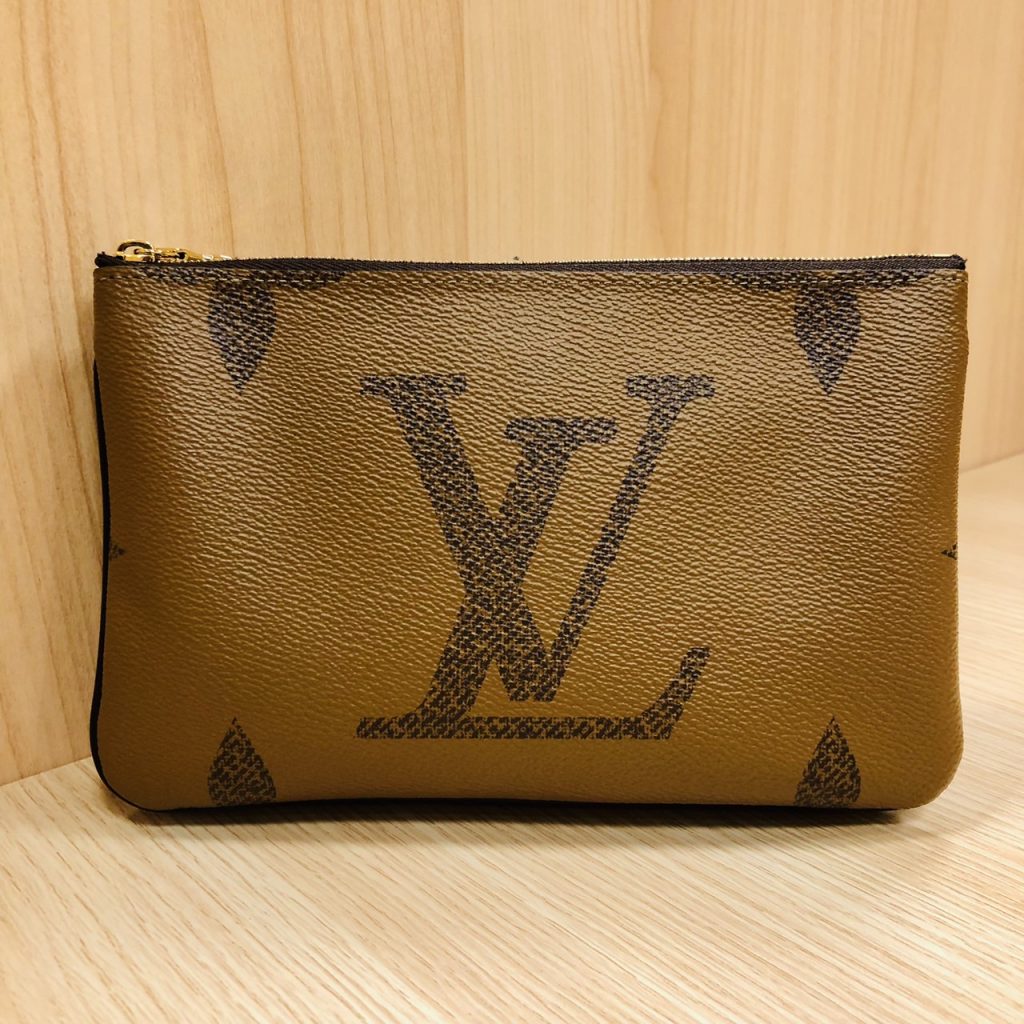 ルイヴィトン モノグラム・ジャイアント リバース ポシェット  