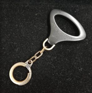 ヴィトン ポルトクレエピZ キーホルダー M63832