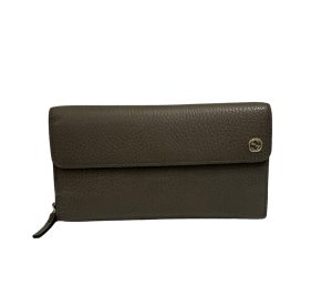 GUCCI グッチ GGインターロッキング 長財布