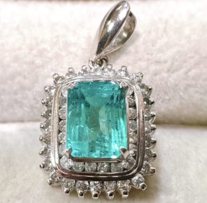 Pt900(プラチナ900) エメラルドトップ