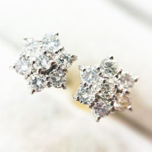 Pt900 メレダイヤピアス