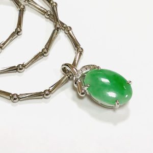 K18WG 翡翠＆メレダイヤ リング