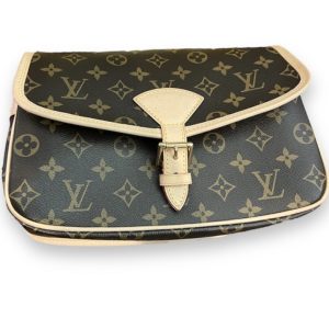 Louis Vuitton　モノグラム　ソローニュ　