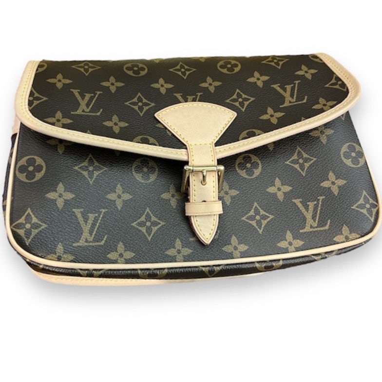 Louis Vuitton　モノグラム　ソローニュ　