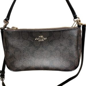 COACH　シグネクチャー柄　ショルダーバッグ