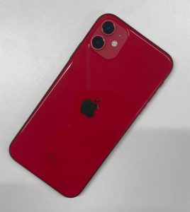 au iPhone 11 128GB プロダクトレッド