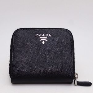 PRADA二つ折り財布
