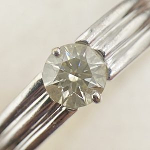 K18WGリング ダイヤ付