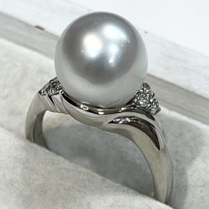 Pt900 パール・メレダイヤモンド付きプラチナリング