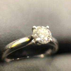 pt900 ダイヤモンド付きリング