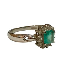 エメラルドリング Pt900 プラチナ