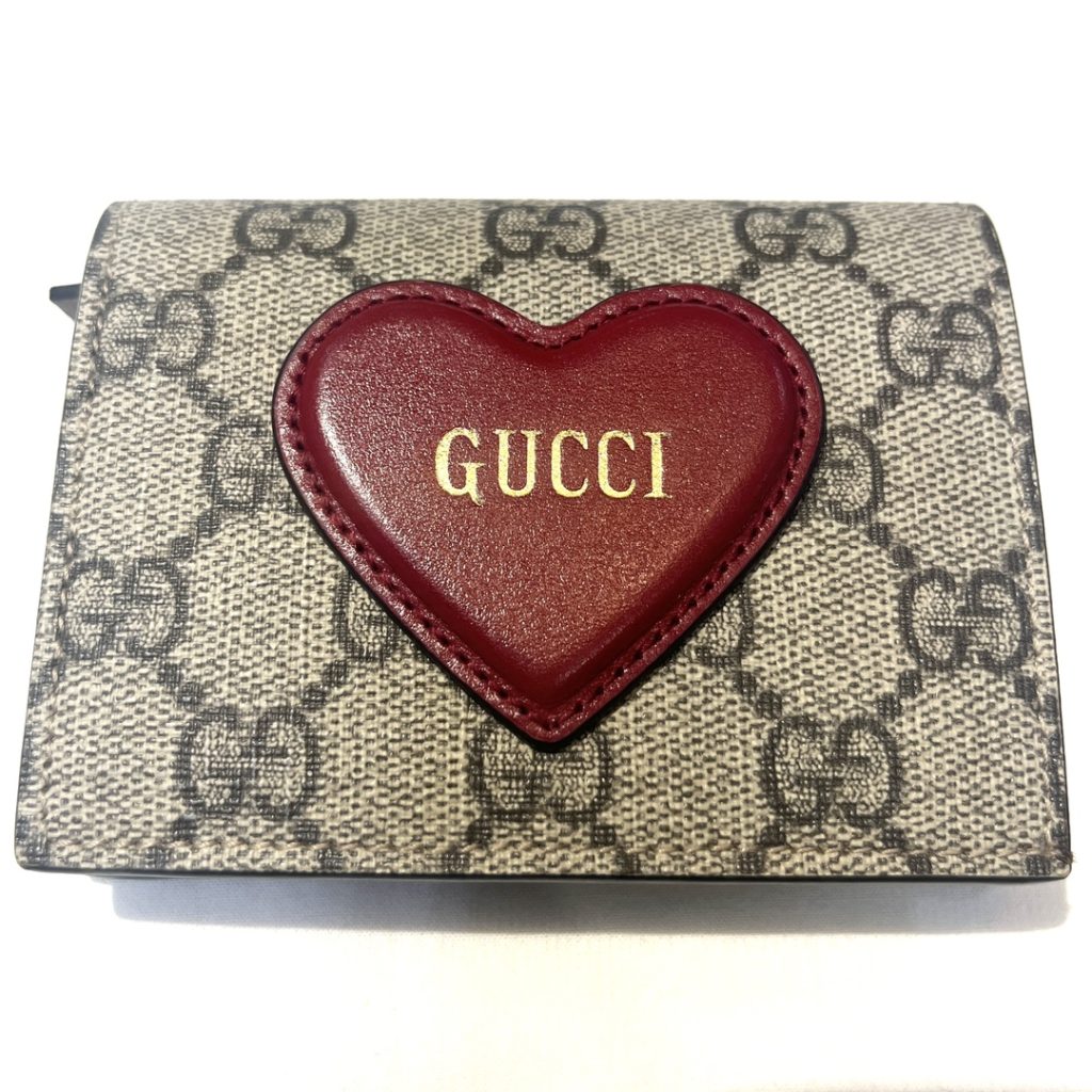 GUCCI グッチ GGスプリーム ハートモチーフ 折り財布 648848の買取実績 