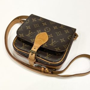 ルイヴィトン LOUIS VUITTON カルトシエール モノグラムショルダーバッグ