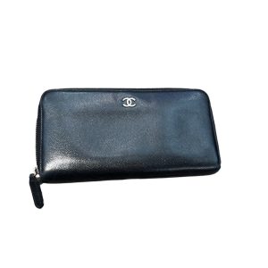 シャネル　キャビアスキン　ラウンドジップ長財布　財布　