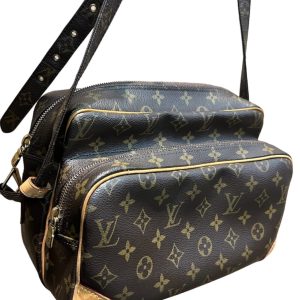 Louis Vuitton　モノグラム　ナイル　