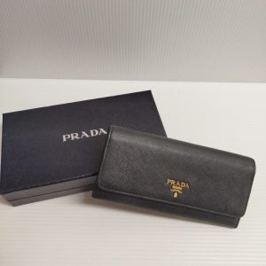 プラダ長財布