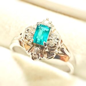 Pt900 エメラルド メレダイヤ リング