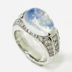 Pt950 オパール5.3ct＆メレダイヤ0.59ct付きリング