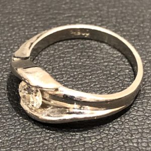 Pt900リング / ダイヤ