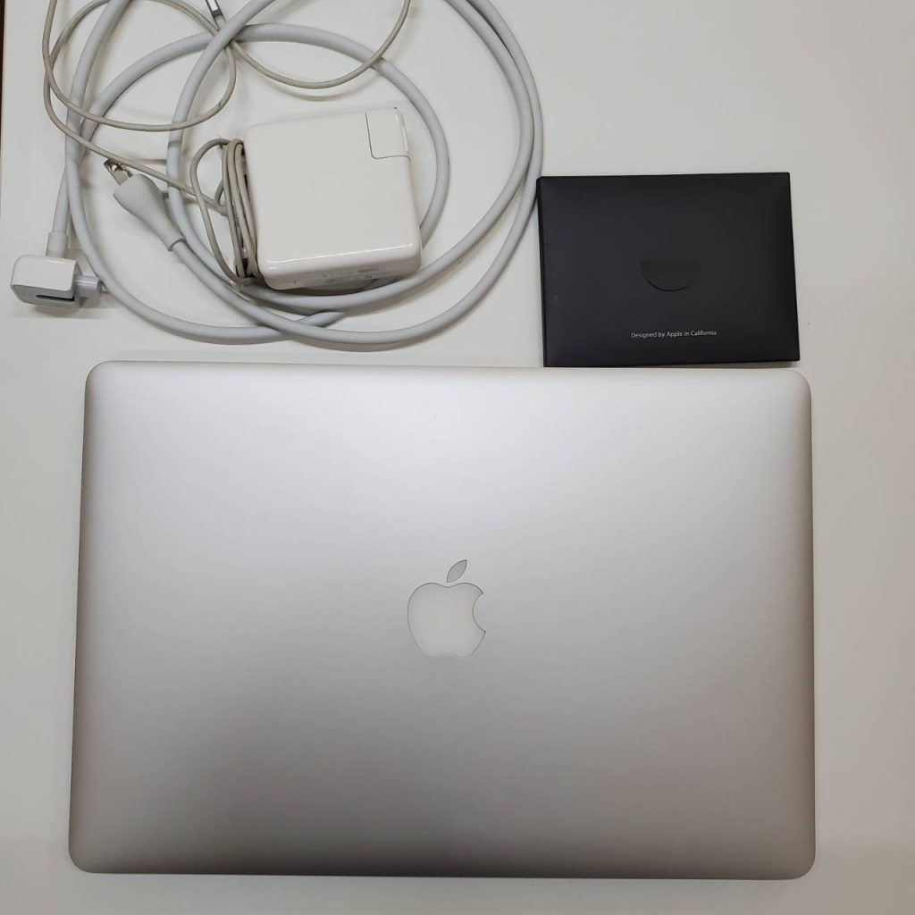 Macbook Pro アップル パソコン （液晶劣化あり）