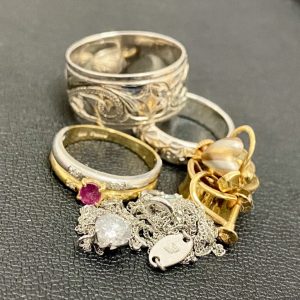 K18イヤリング / Pt850ネックレス / Sv925リング