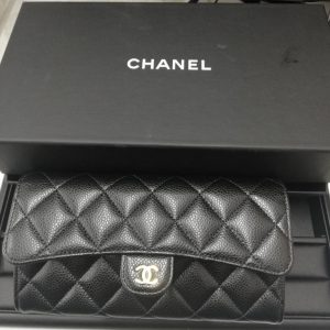 シャネル クラシックロングフラップウォレット キャビアスキン ゴールド金具