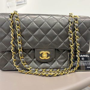 CHANEL シャネル マトラッセ25 ダブルフラップ ラムスキン レザーチェーン