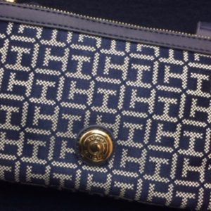 トミーヒルフィガーショルダーポーチ