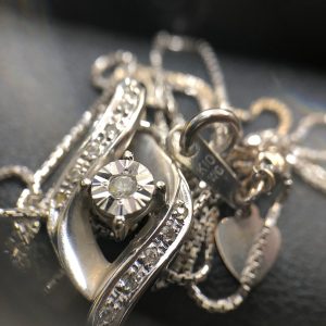 K10WGダイヤモンド付きネックレス