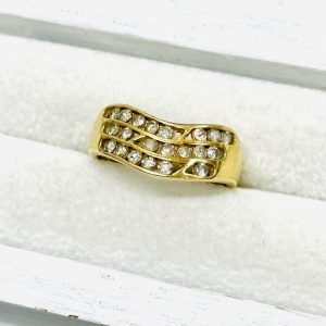 K18 メレダイヤモンド0.15ct付き リング