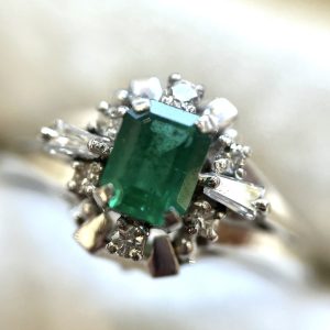 Pt900 エメラルドリング