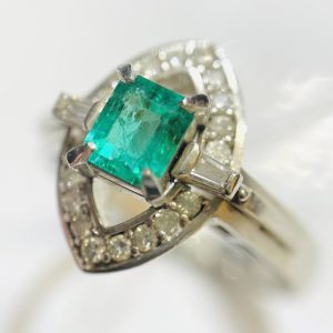 Pt900 1.52Ct 1.38Ct エメラルドリング