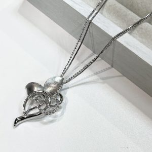 K18WG 18金ホワイトゴールド ダイヤモンド付きネックレス