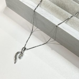 K18WG 18金ホワイトゴールド ダイヤモンド付きネックレス