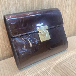 Louis Vuitton ヴェルニ ポルトフォイユ コアラ アマラント M93520