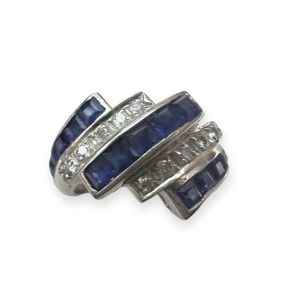 Pt900　サファイヤ　メレダイヤ付きリング　