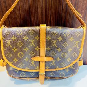 ルイヴィトン LOUIS VUITTON モノグラム ソミュール ショルダーバッグ