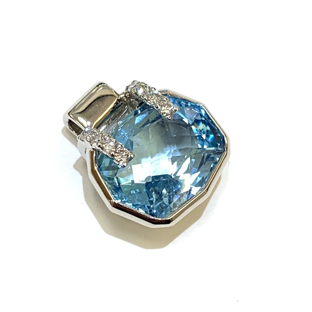 Pt900 アクアマリン ペンダントトップの買取実績 | 買取専門店さすがや 