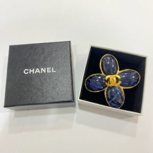 シャネルブローチ