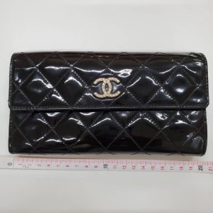 シャネル ココマーク 財布 エナメル ブランド品