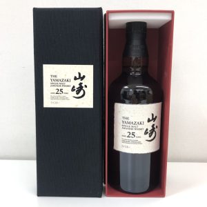 SUNTORY 響 21年 限定ボトル 九谷焼 吉田屋風山水図六角瓶 2007の買取