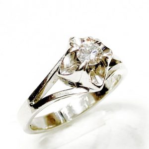 Pt800(プラチナ800) 0.1ct メレダイヤ付き リング アクセサリーの買取