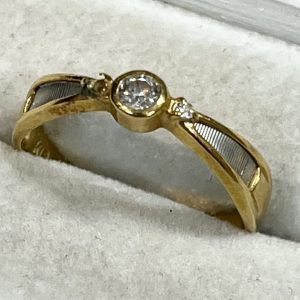 K18 Pt900 18金 プラチナコンビ ダイヤモンド付きリング