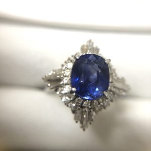 Pt900サファイア3ctメレダイヤ付きリング