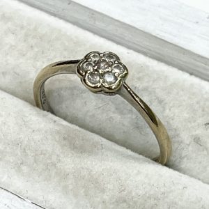 K18WG 18金ホワイトゴールド ダイヤモンド付きリング